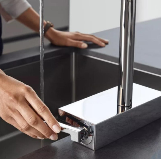Кухонний змішувач з висувним виливом Hansgrohe Aguno Select 170 3jet Sbox сталевий (73831800)