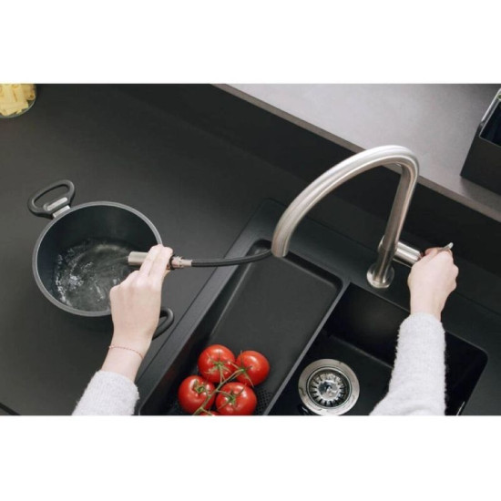 Кухонный смеситель с выдвижным изливом Hansgrohe Talis M54 210 2jet черный хром (72800340)