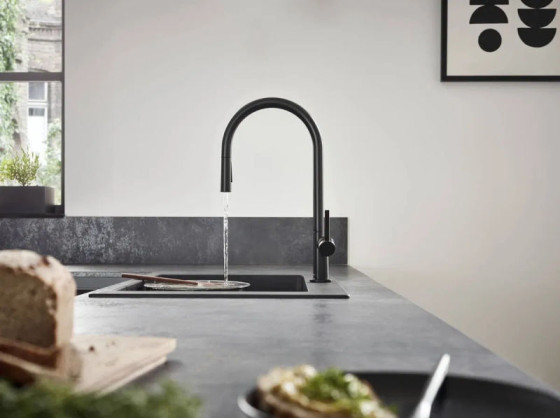 Кухонный смеситель с выдвижным изливом Hansgrohe Talis M54 210 2jet 72800670 чорний матовий